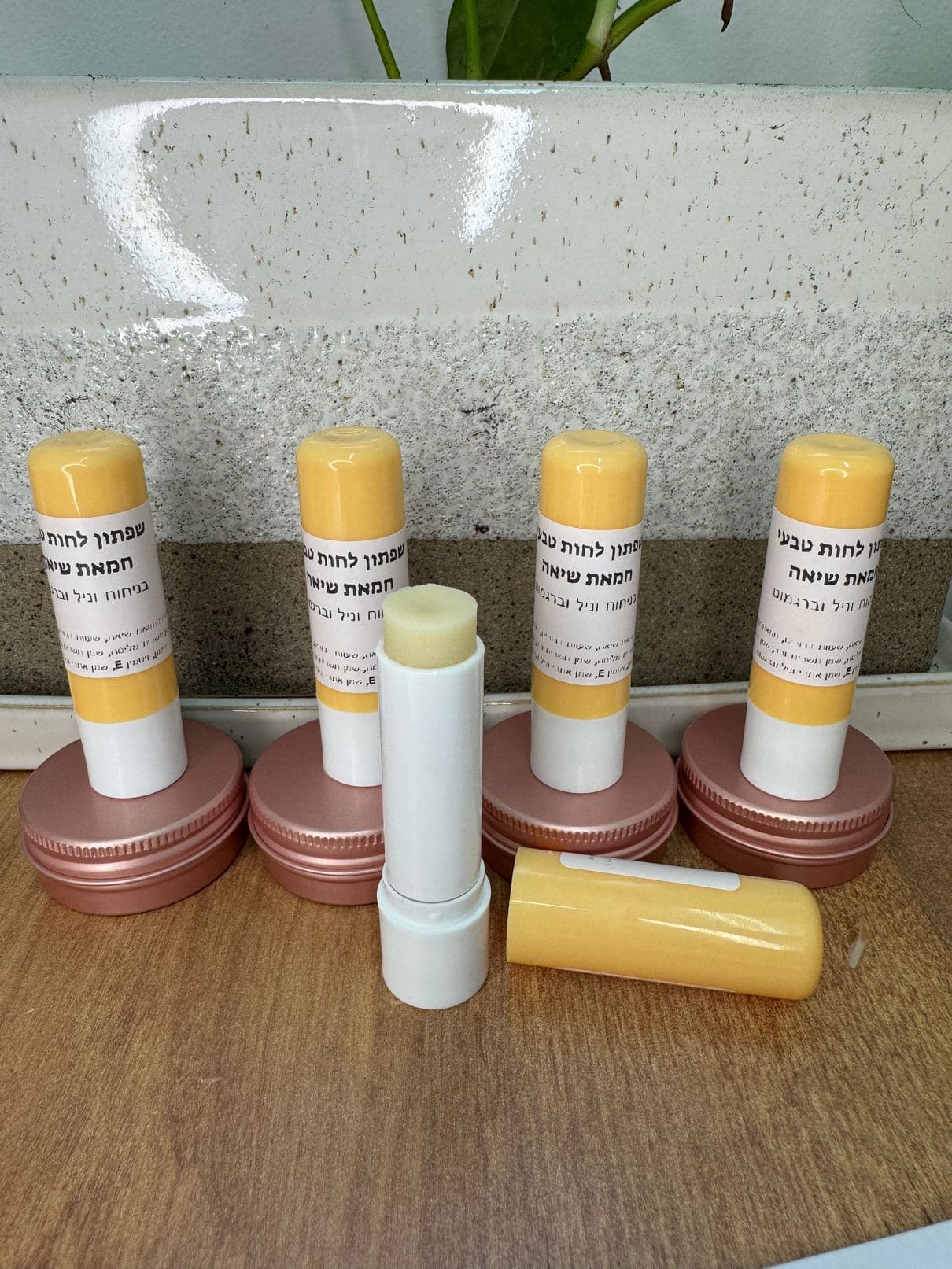 משחת שפתיים - מוצר טיפוח טבעי